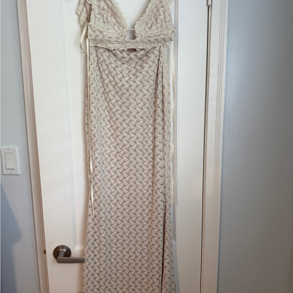 Meshki Cream Backless Lace Dress - Picture 5 of 5